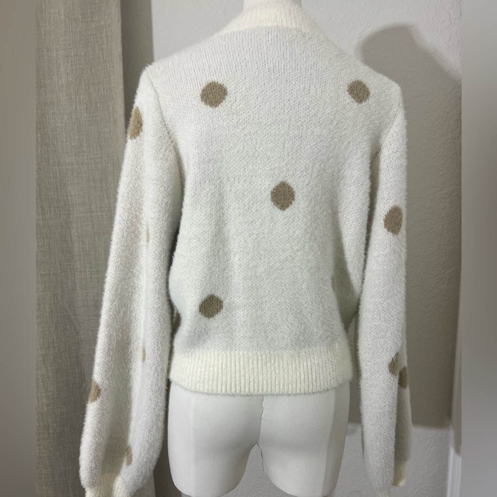 Casual Chic Cottage Core Neutral Aesthetic Parisian Inspired Sweater Size Medium - Picture 3 of 6